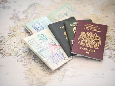 پیکاپ پاسپورت یا ویزا با ماسه های سفید
