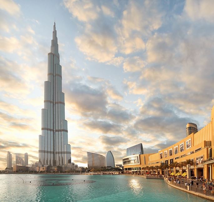 برج خلیفه، آسمان خراش در دل دبی